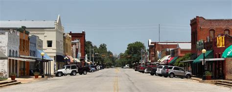 City of smithville tx - Smithville is a city in Bastrop County, Texas, United States, near the Colorado River. The population was 3,901 at the 2000 census. The population grew to an estimated 4,339 for 2004. Smithville was established in 1827, when Thomas Gazely settled in the area and operated a store. A community sprang up around the store, and it was named ...